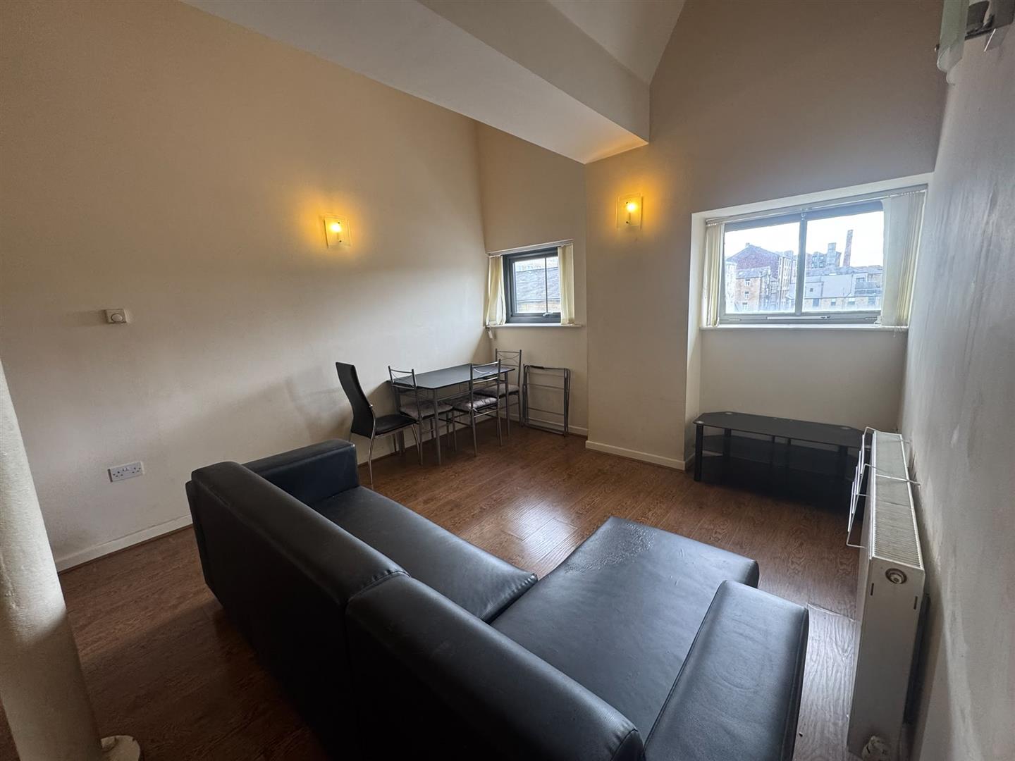 Flat Dyson Street in Bradford