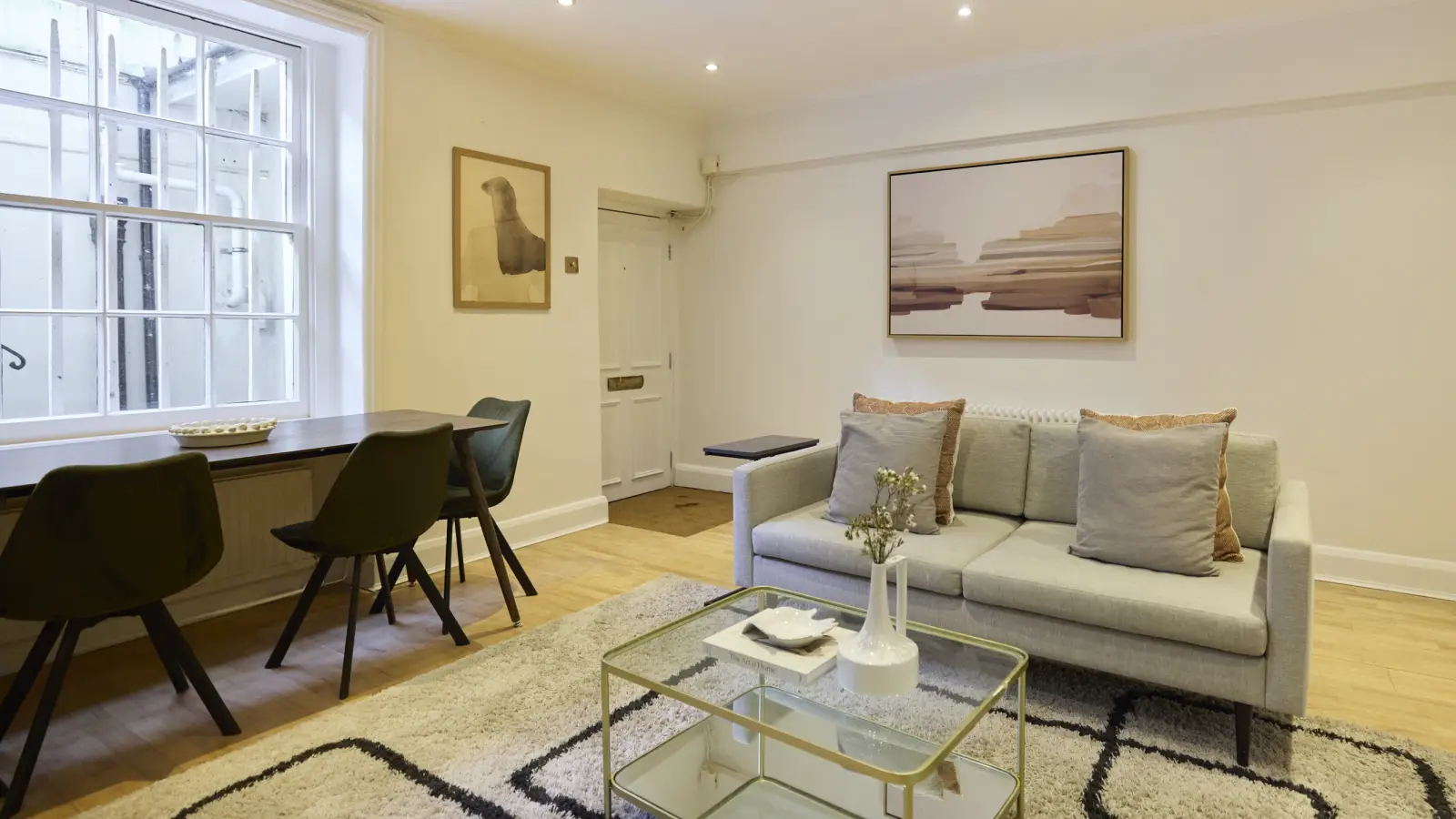 Flat Saint George's Fields in City of Westminster