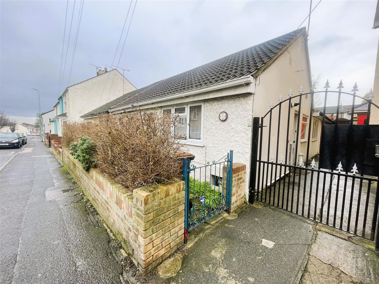 Flat James Street in Gillingham