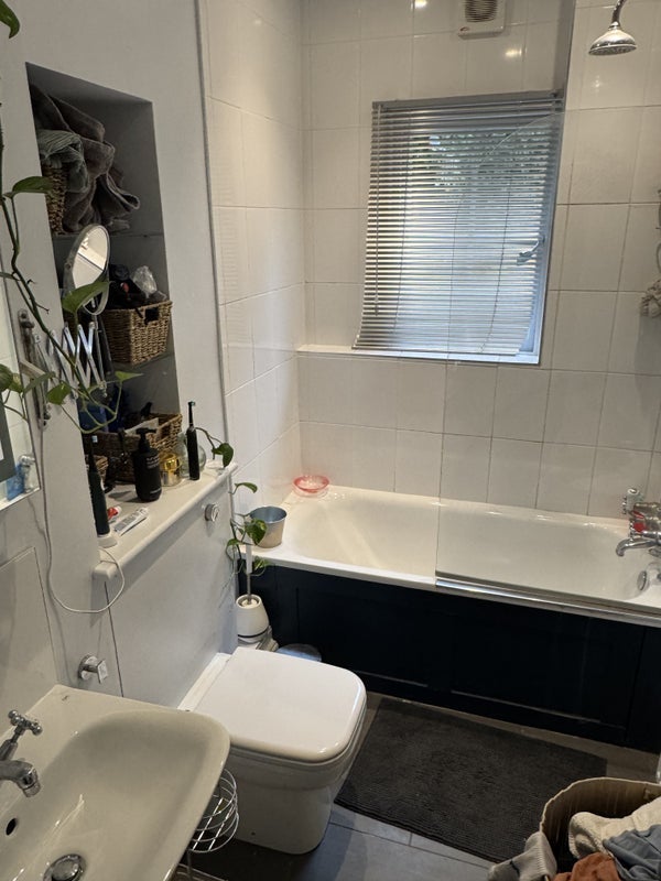 Flat Alwyne Road in Greater London