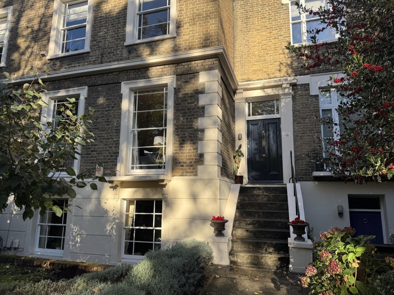 Flat Alwyne Road in Greater London