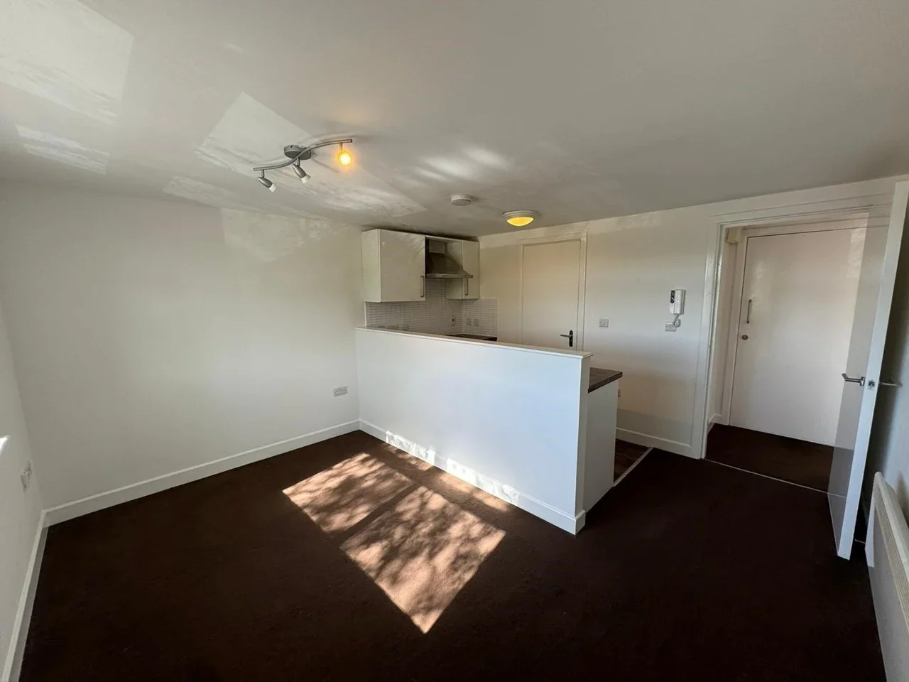 Flat Sandhurst Road in Leicester
