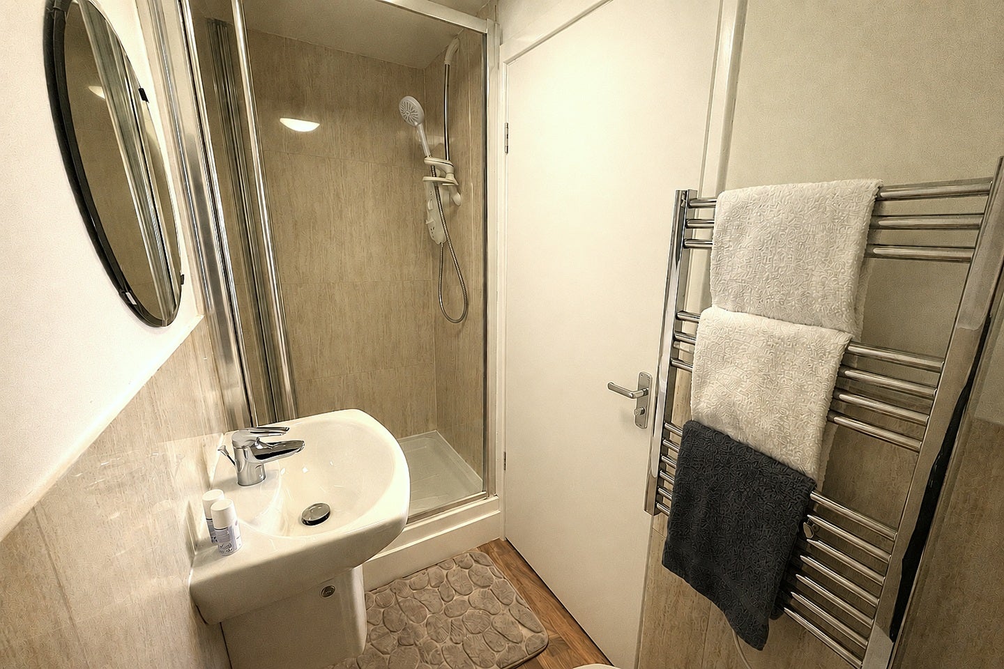 Flat Sandhurst Road in Leicester