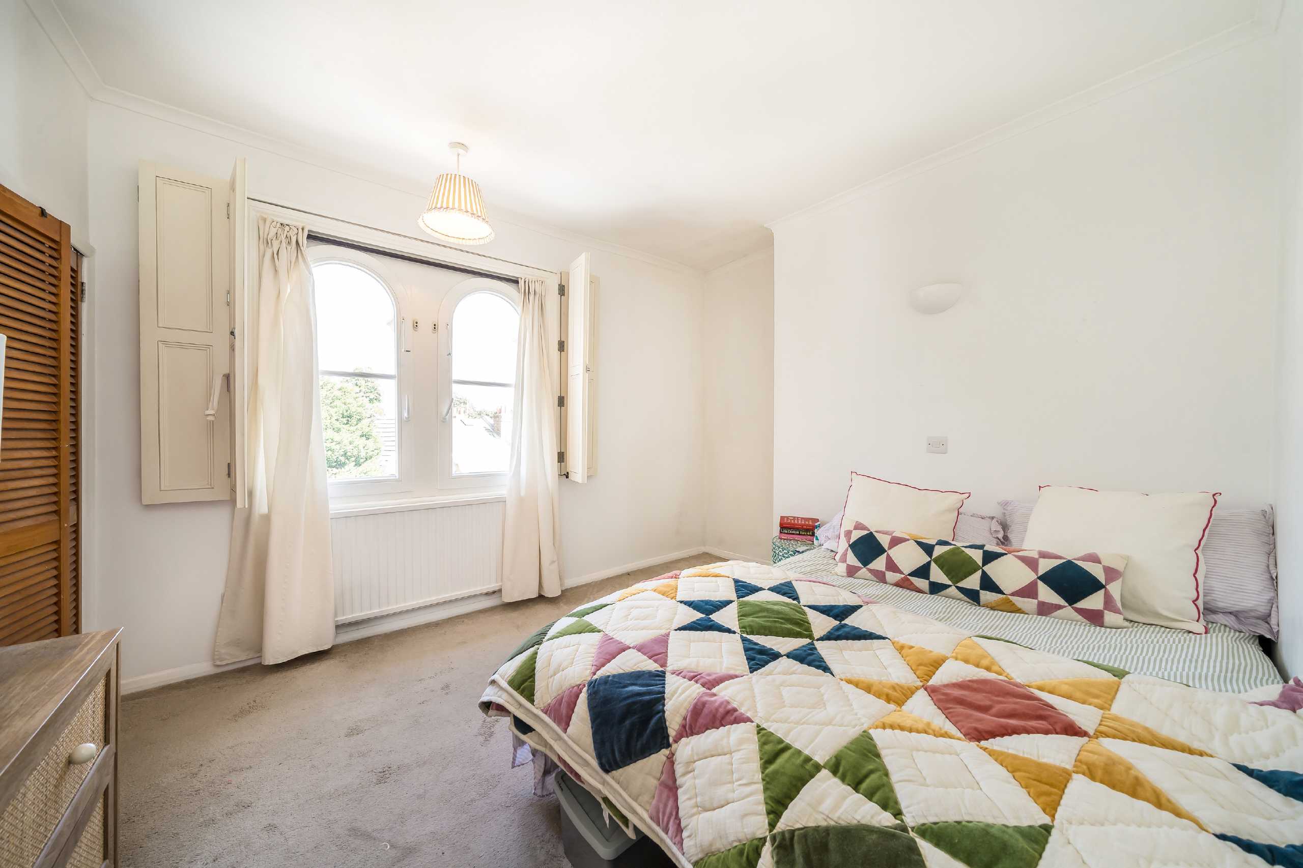 Flat Belvedere Road in Greater London