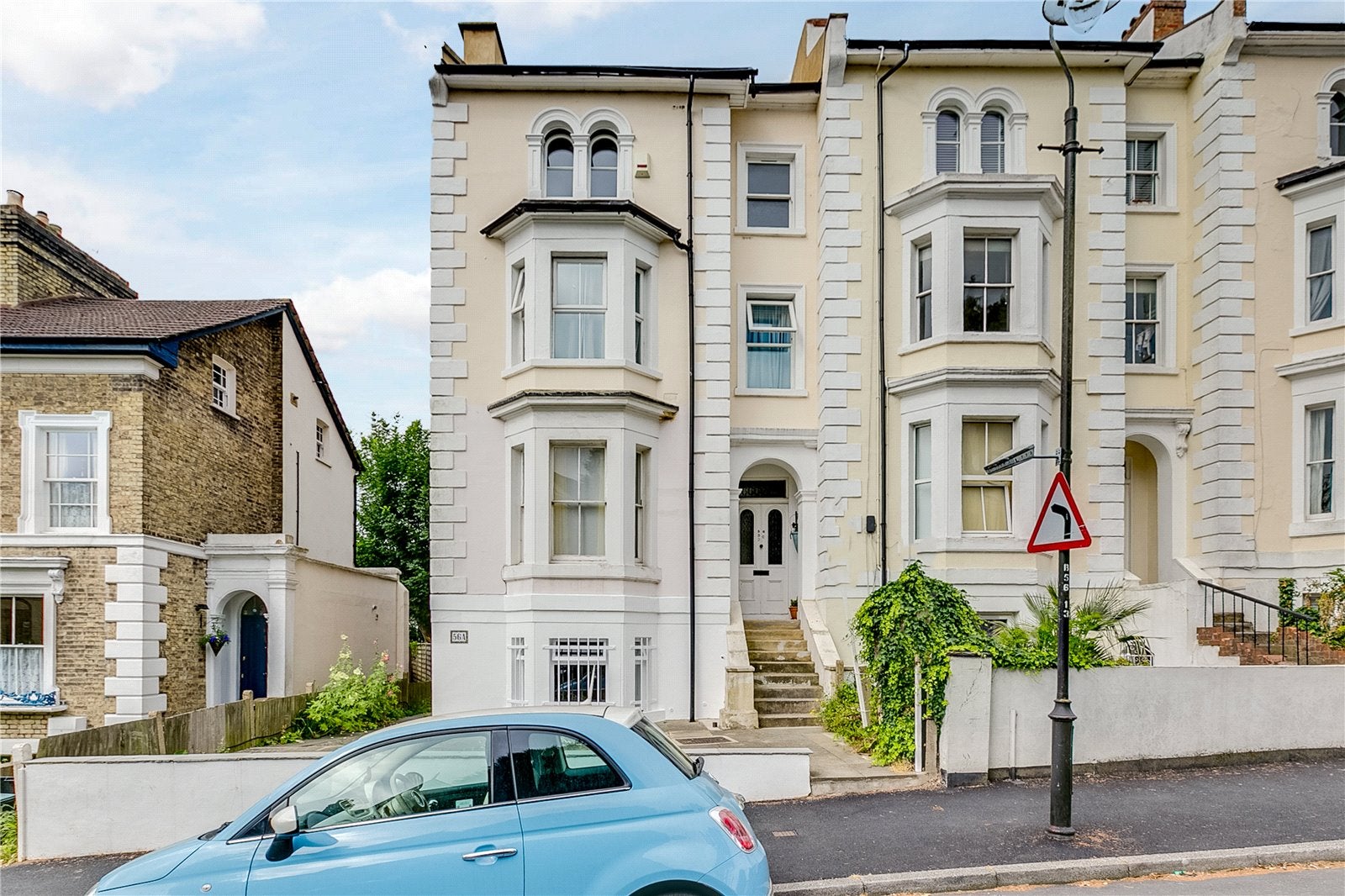 Flat Belvedere Road in Greater London
