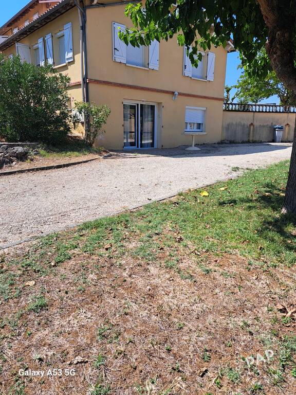 Flat D 12 in Montgaillard