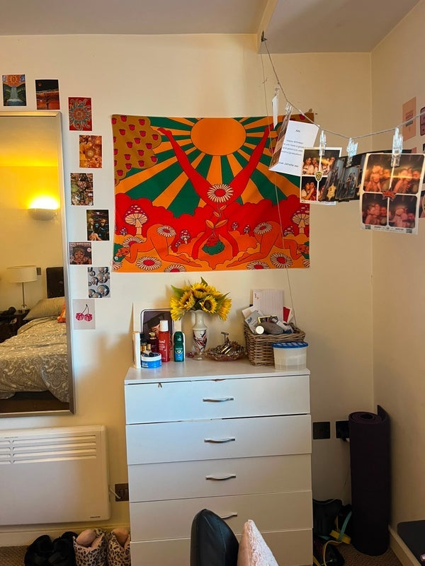 Room Whitehall Road in Leeds