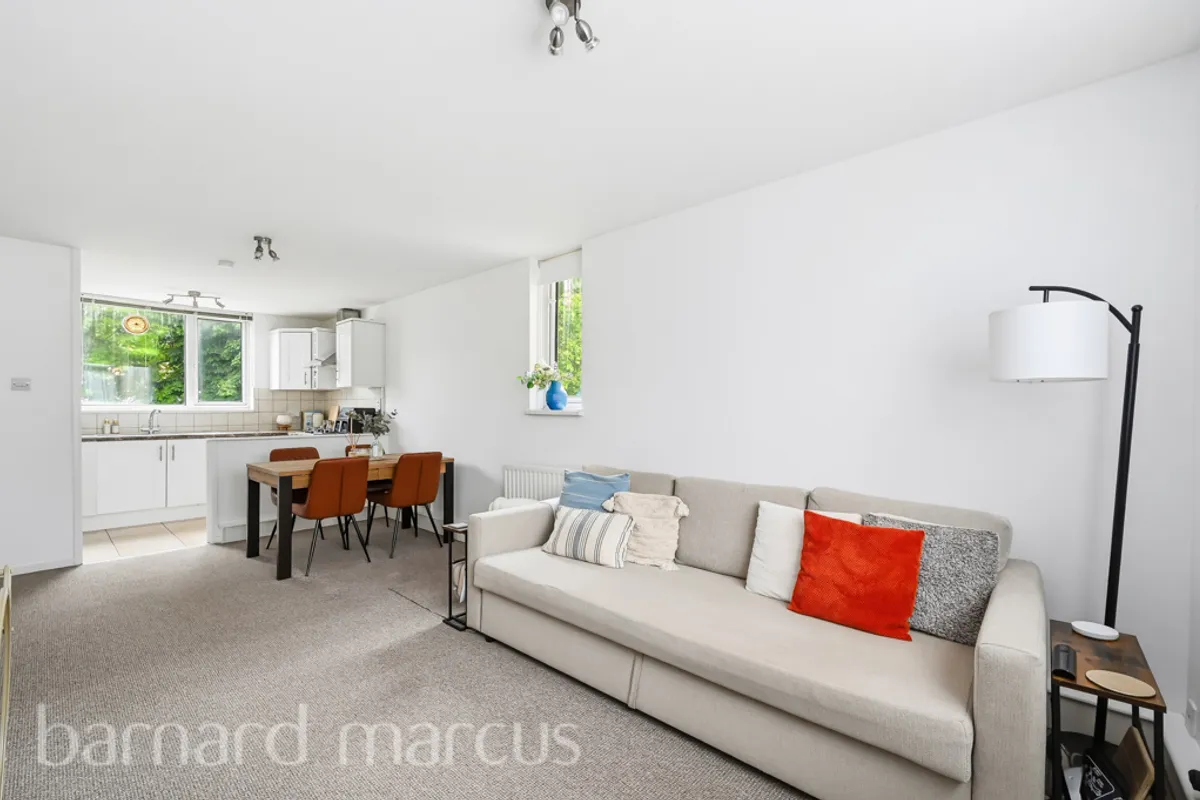Flat Audley Close in Greater London