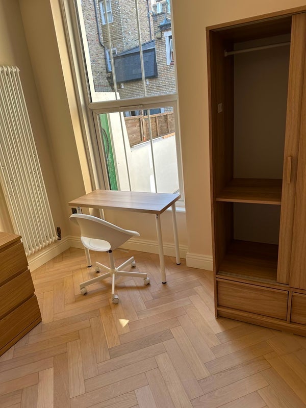 Room Tradescant Road in Greater London