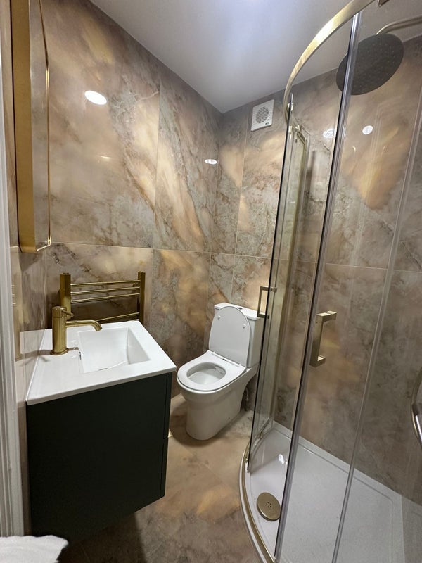 Room Tradescant Road in Greater London