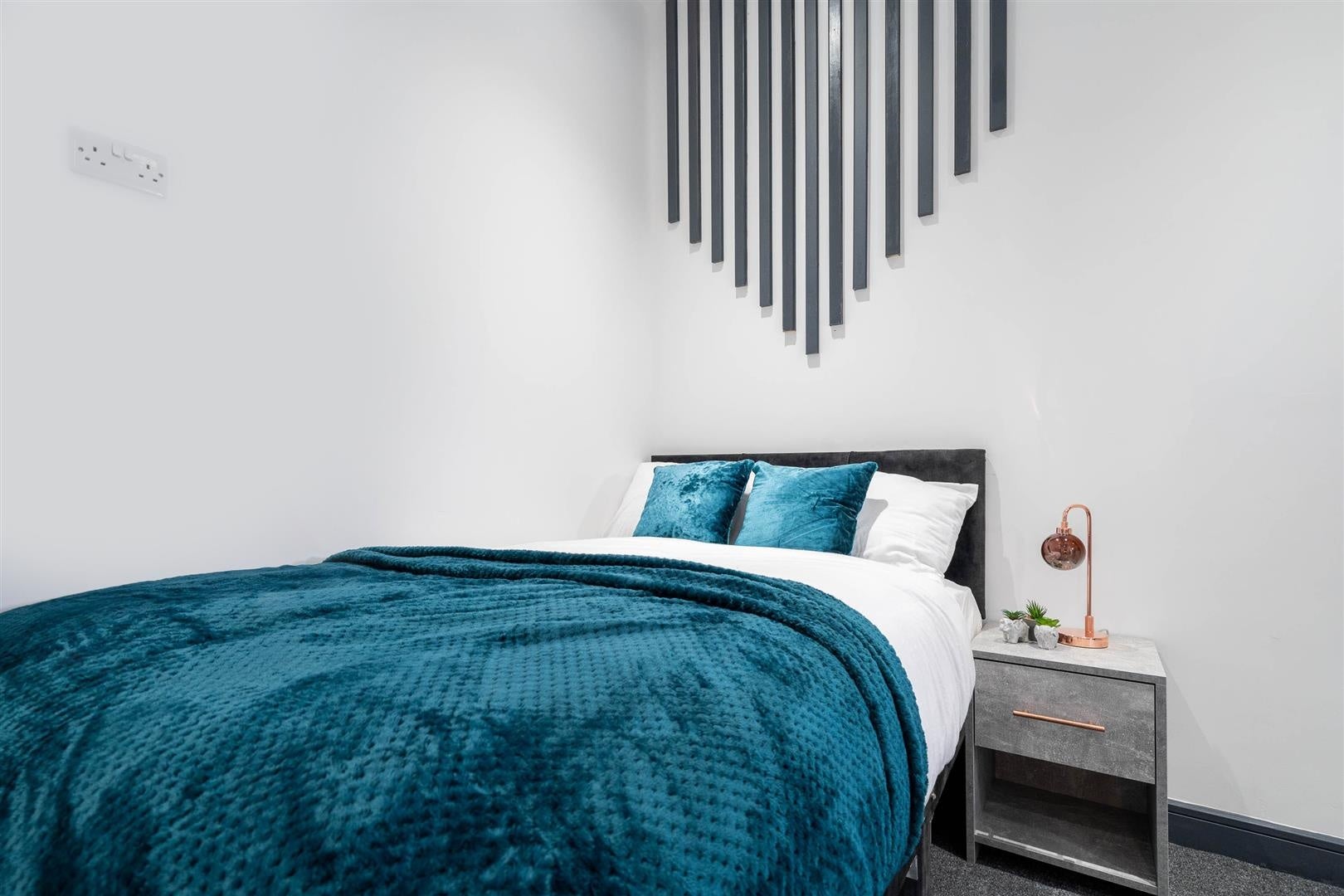 Room Melville Road in Coventry
