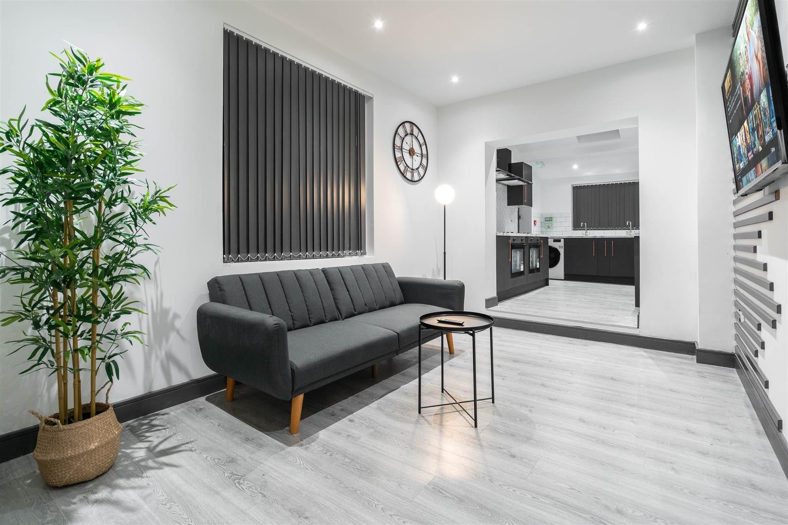 Flat Melville Road in Coventry
