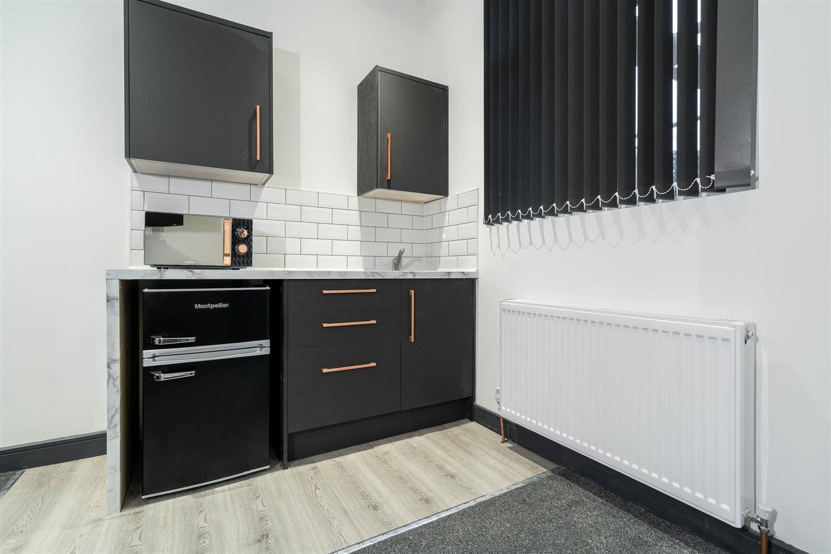 Room Melville Road in Coventry