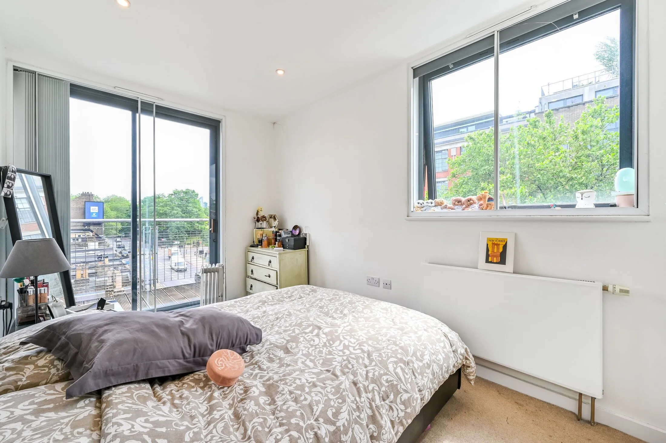 Flat Weston Rise in Greater London