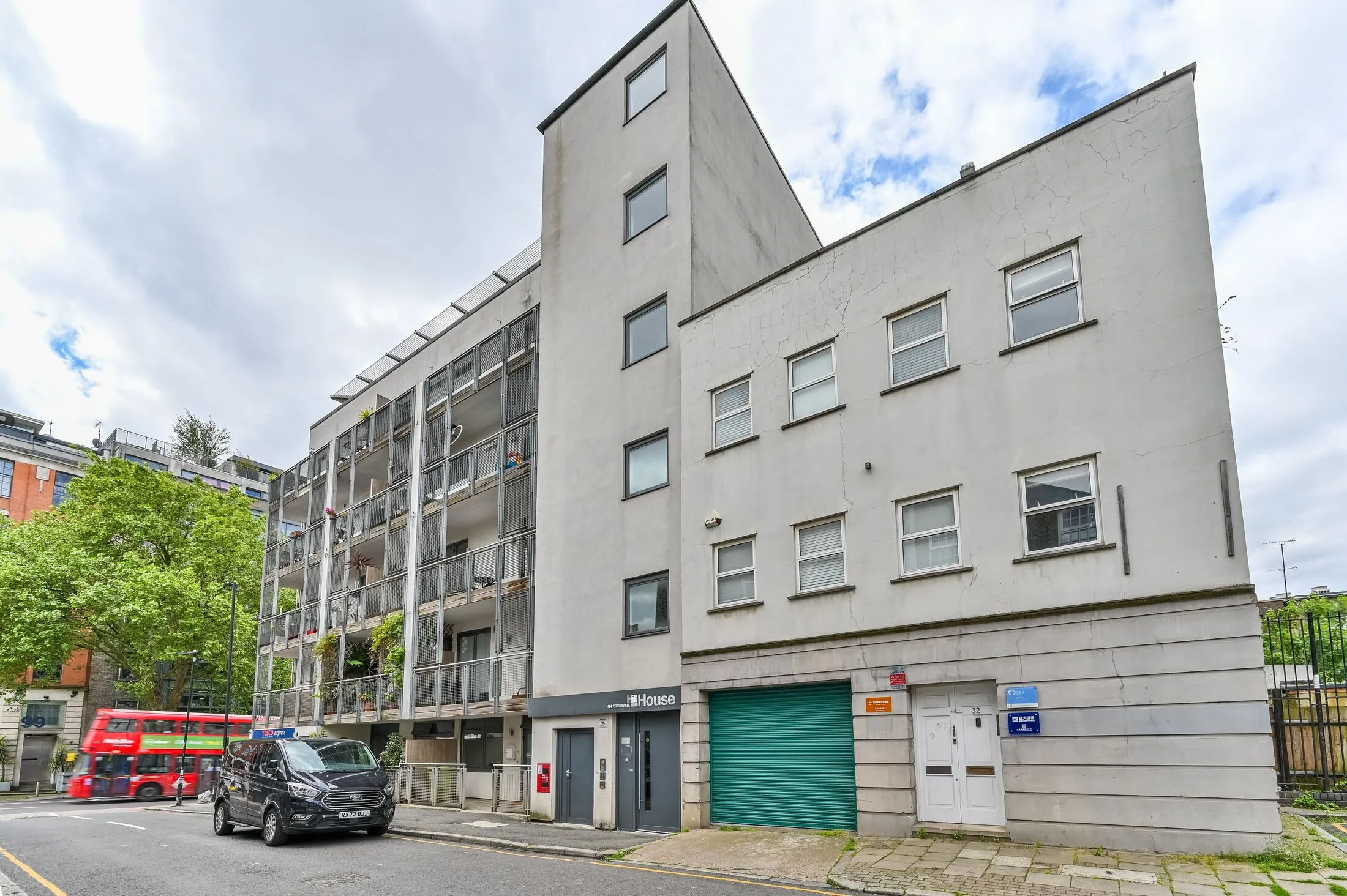 Flat Weston Rise in Greater London