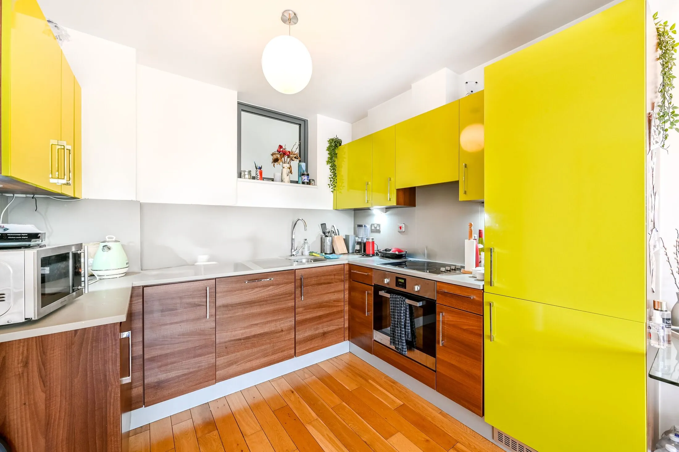 Flat Weston Rise in Greater London