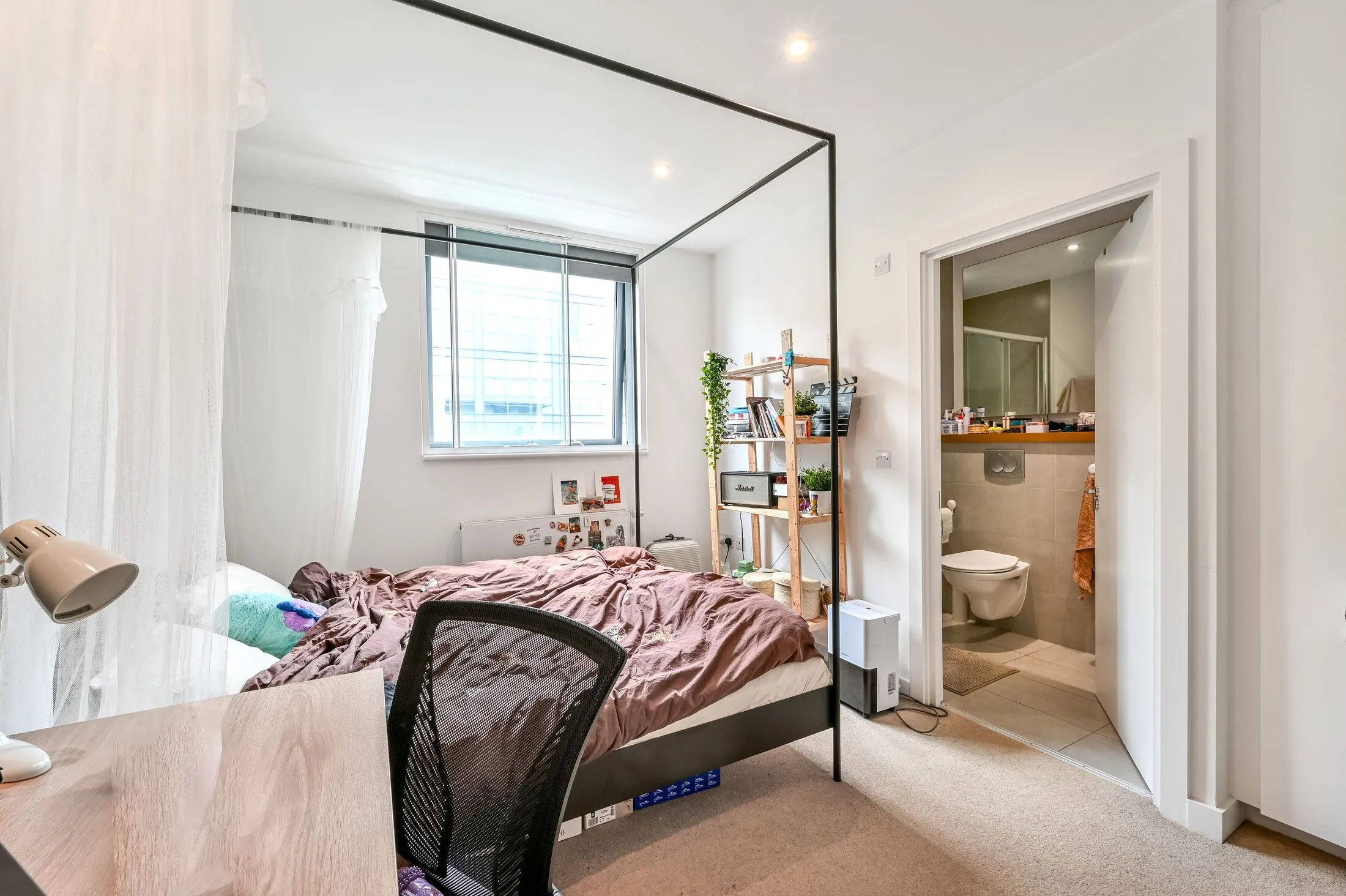 Flat Weston Rise in Greater London