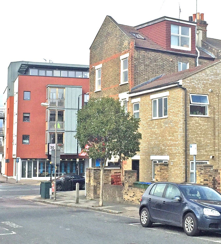 Flat Denham Street in Greater London