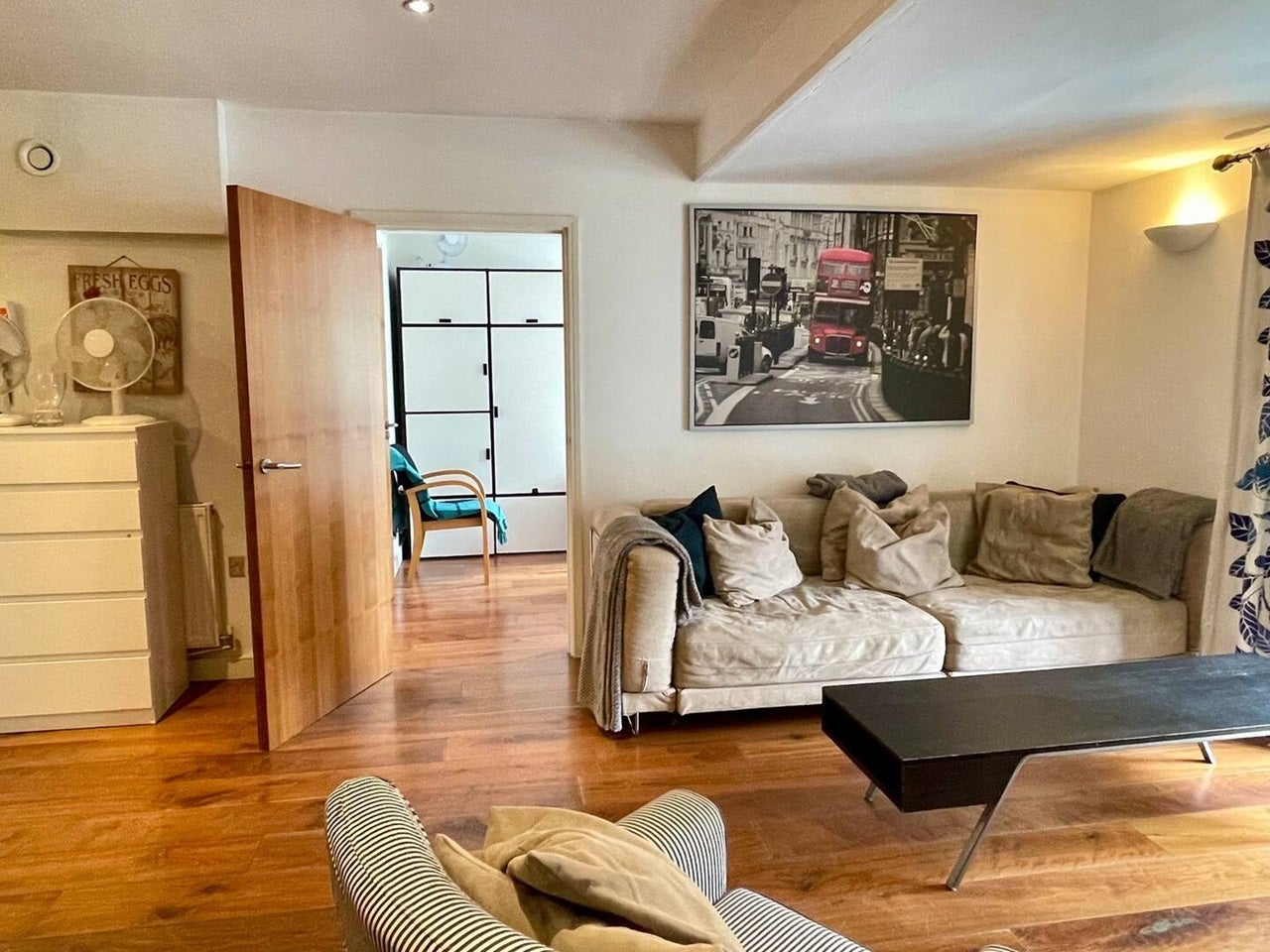 Flat Denham Street in Greater London