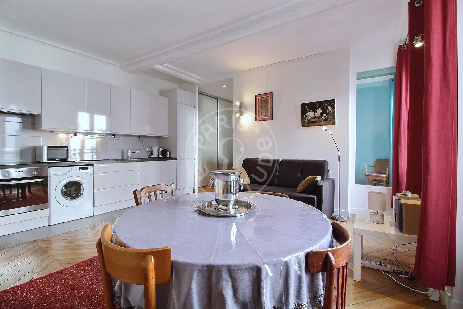 Flat Rue d'Enghien in Paris