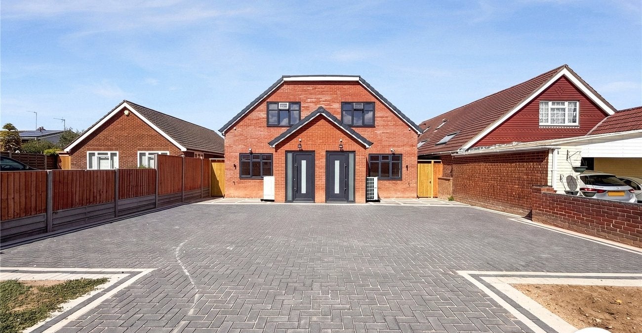 House Brompton Farm Road in Strood