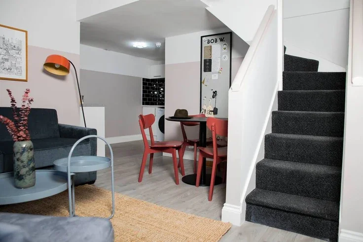 Flat Rose Court in Greater London