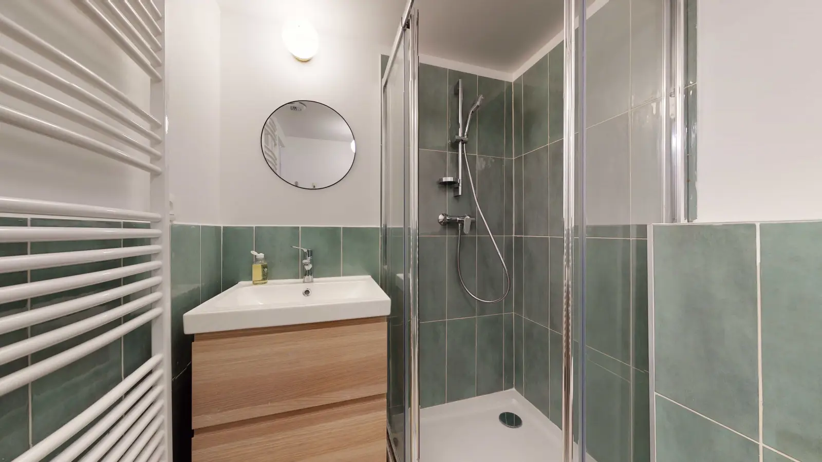 Room Rue Jean de Bernardy in Marseille