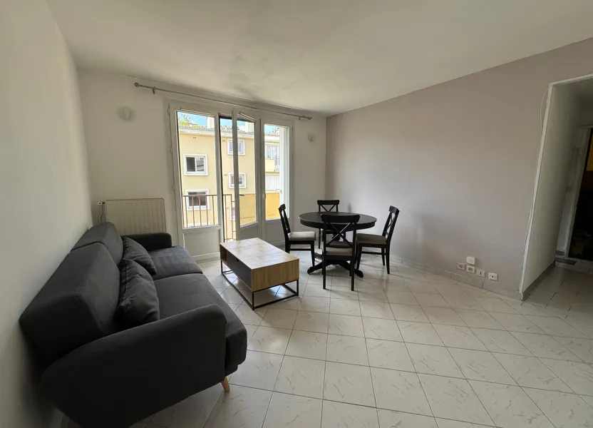 Flat Quai Gabriel Péri in Joinville-le-Pont