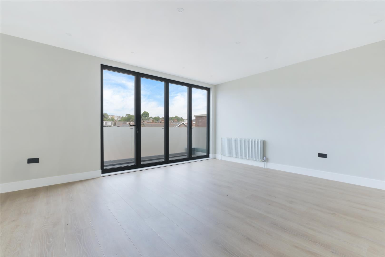 Flat Nursery Road in Greater London