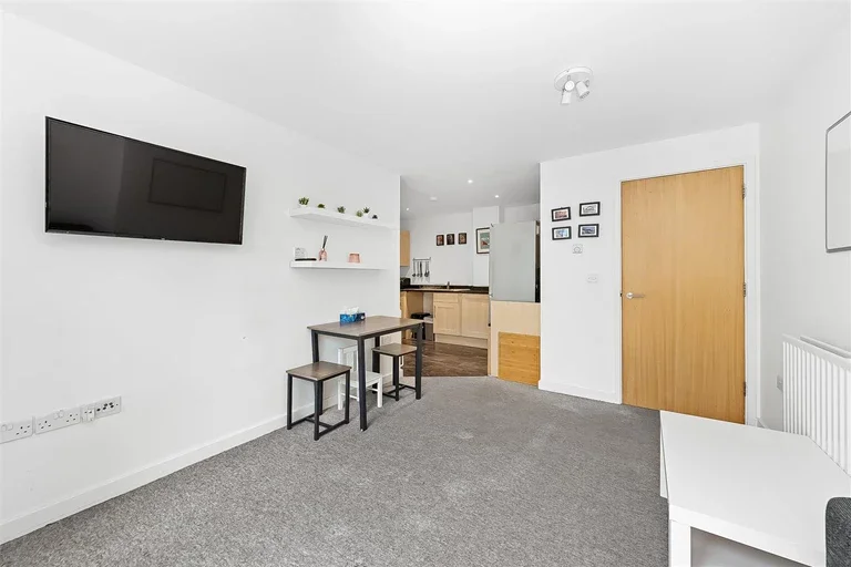 Flat Rye Lane in Greater London