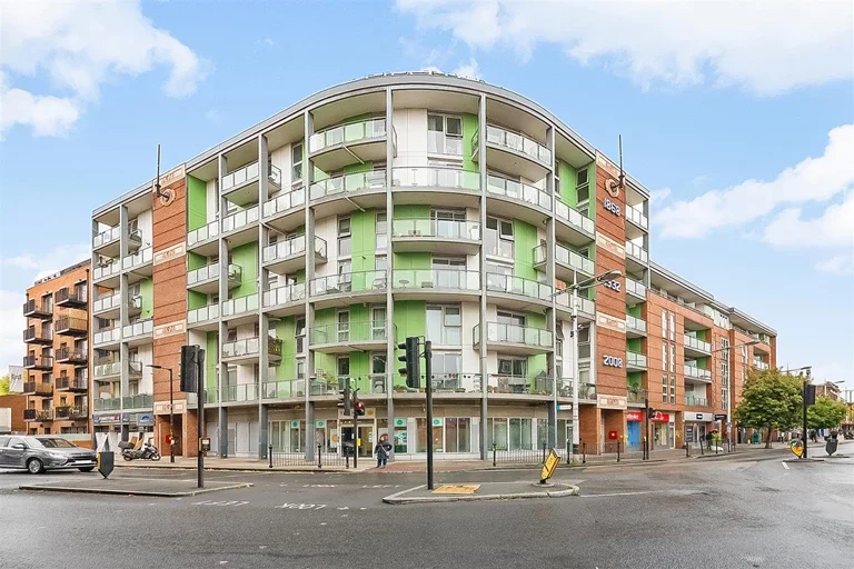 Flat Rye Lane in Greater London