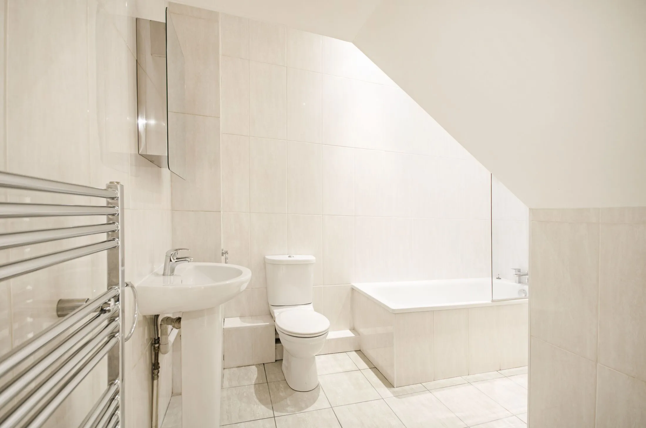 Flat Finchley Road in Greater London