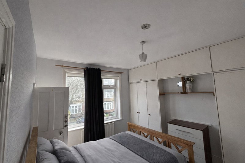 Room Davenport Road in Greater London