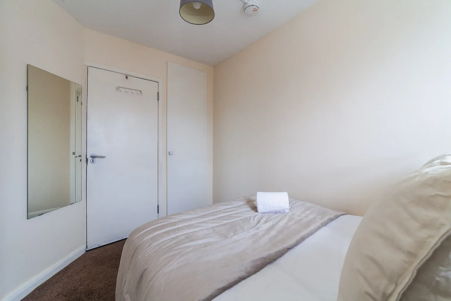 Room York Road in Greater London