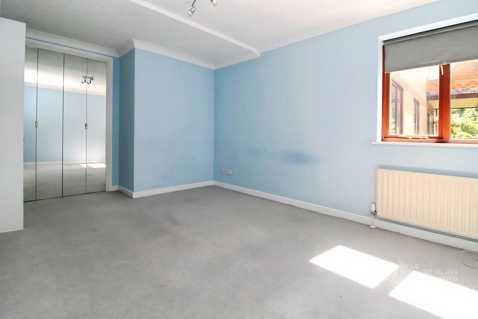 Flat Witherby Close in Greater London
