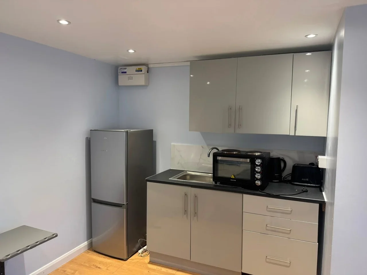 Flat Sherwood Avenue in Greater London