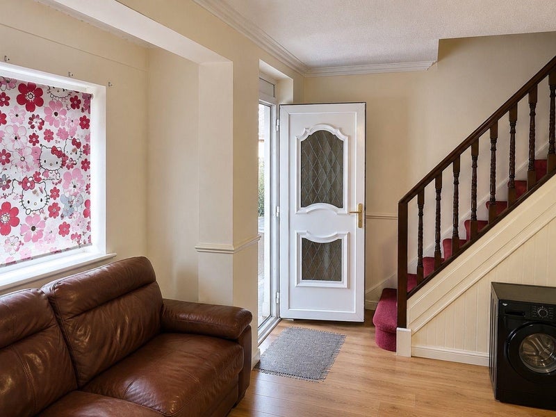 House Ringwood Avenue in Greater London