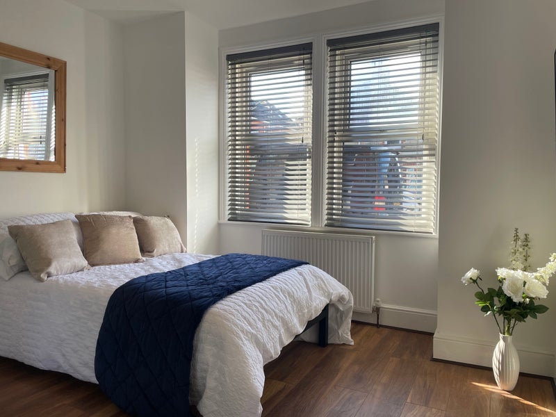 Room Sea View Road in Poole
