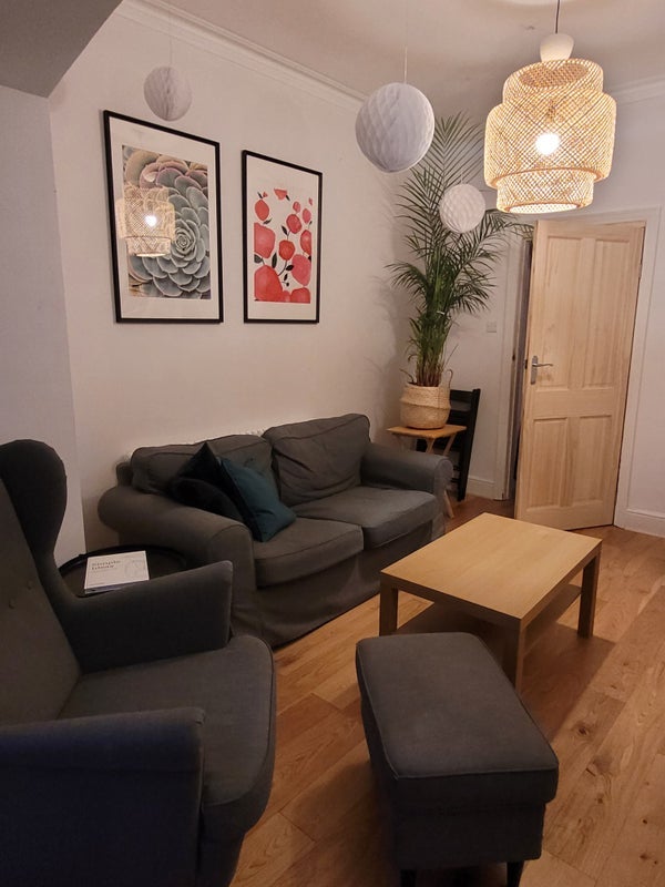 Room Sandfield Road in Greater London