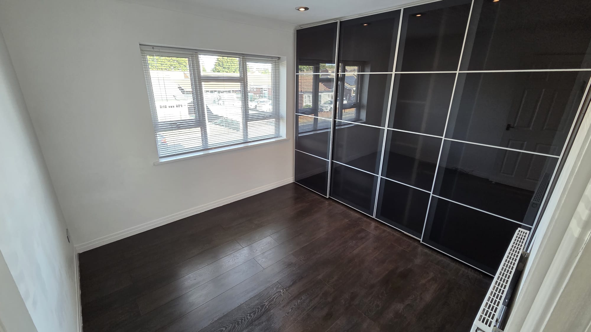 Flat Southfield Road in Broughton