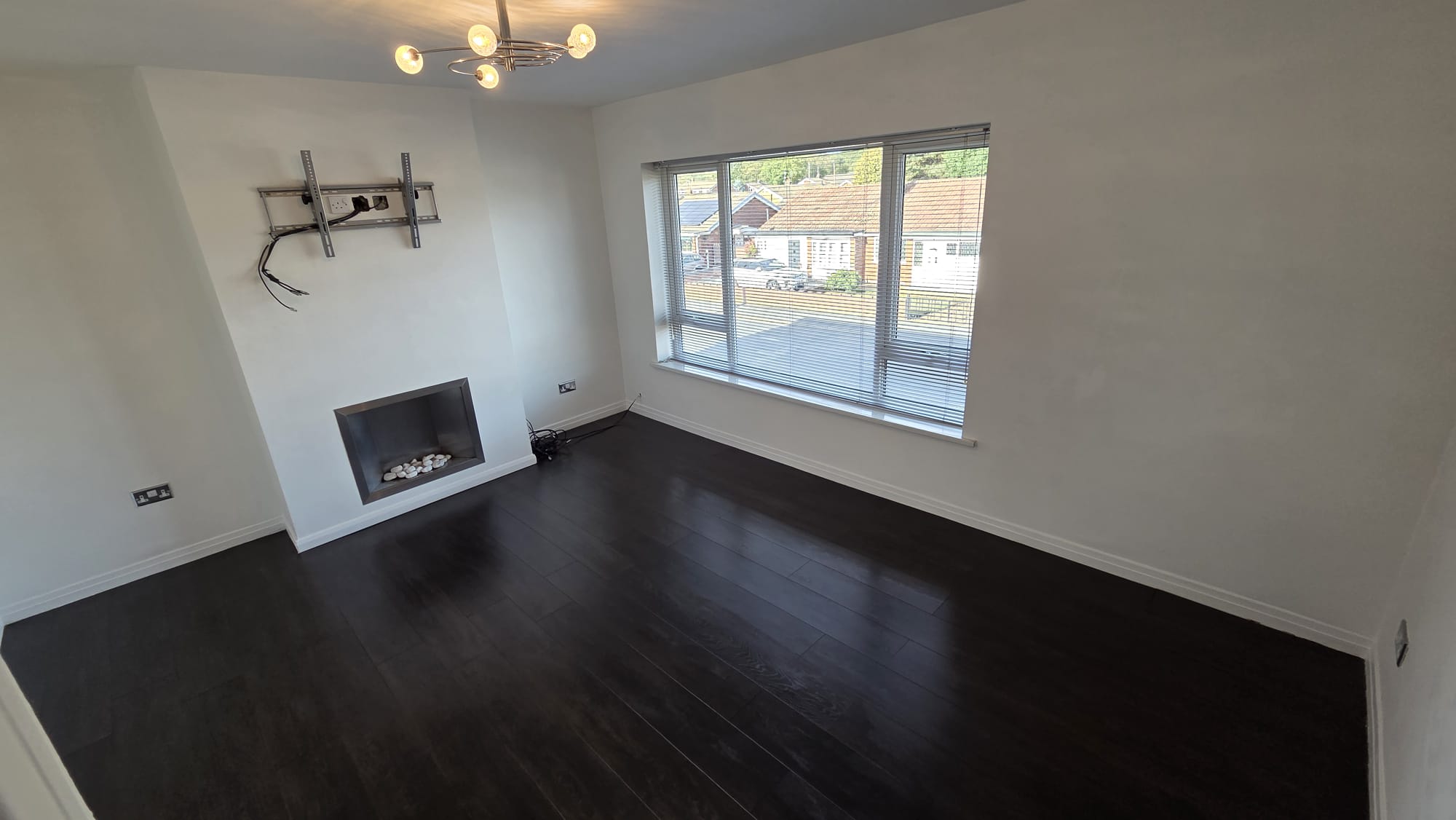 Flat Southfield Road in Broughton