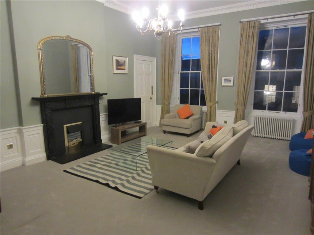 Flat Dundas Street in City of Edinburgh