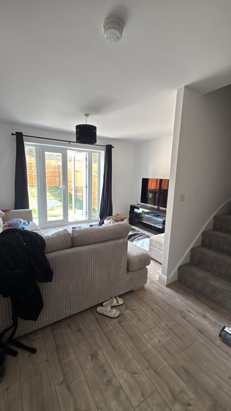 Room Newhall Drive in Bradford