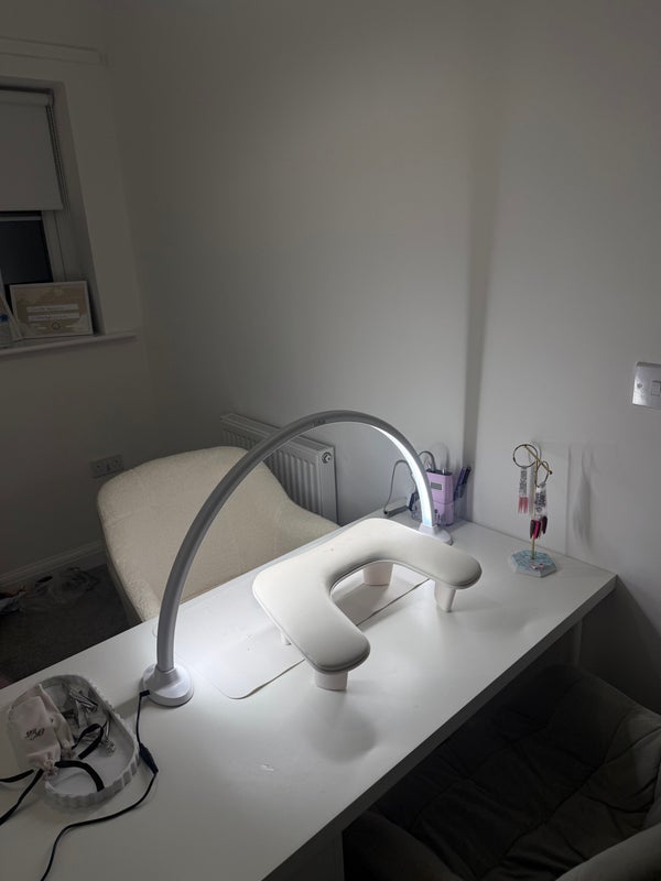Room Newhall Drive in Bradford