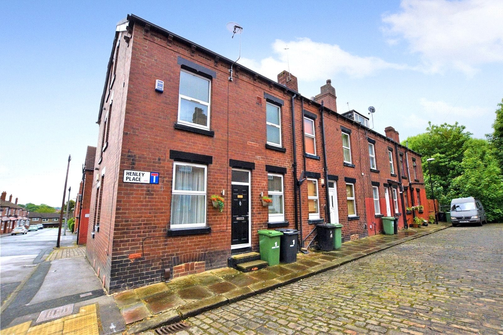 House Henley Place in Leeds