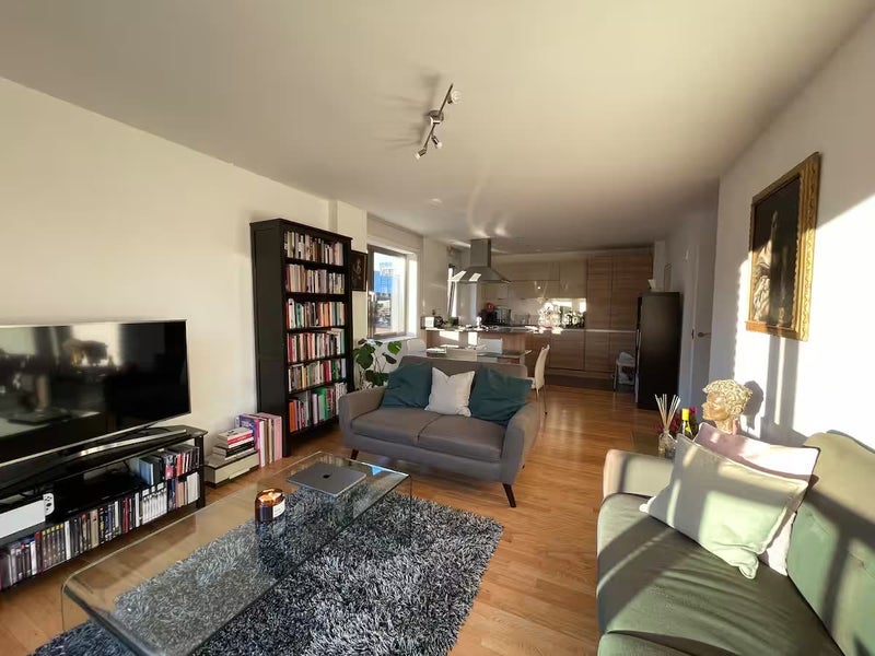 Room Fletcher Street in Greater London
