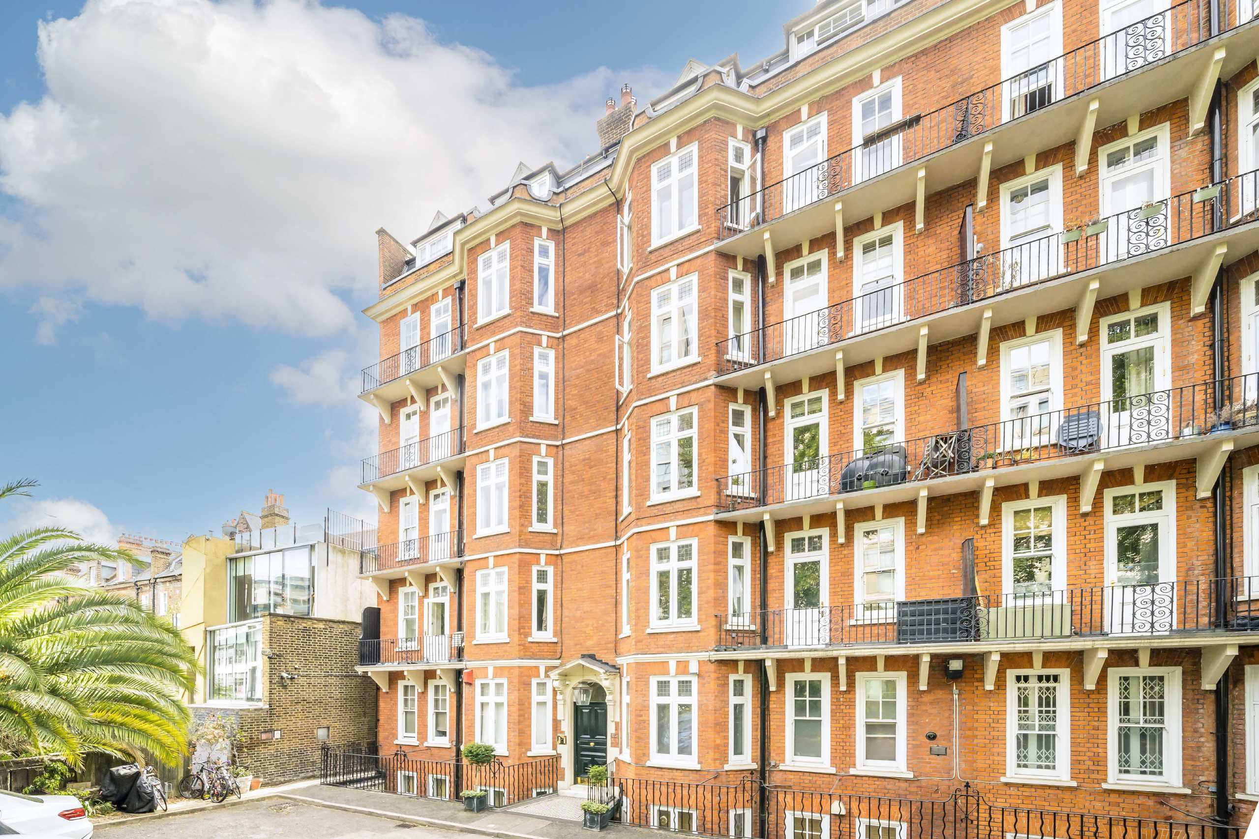 Flat Addison Bridge Place in Greater London