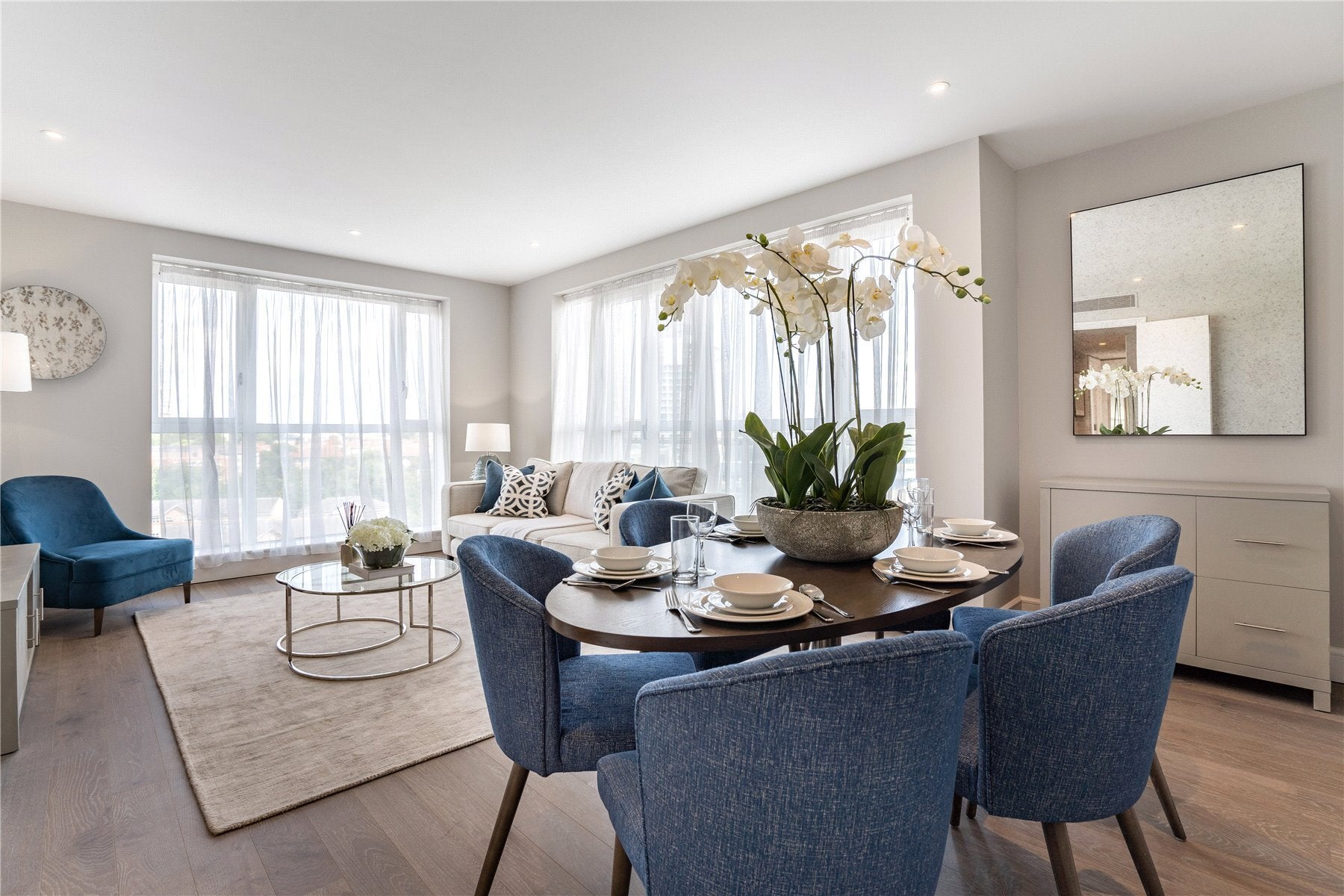 Flat Westferry Circus in Greater London