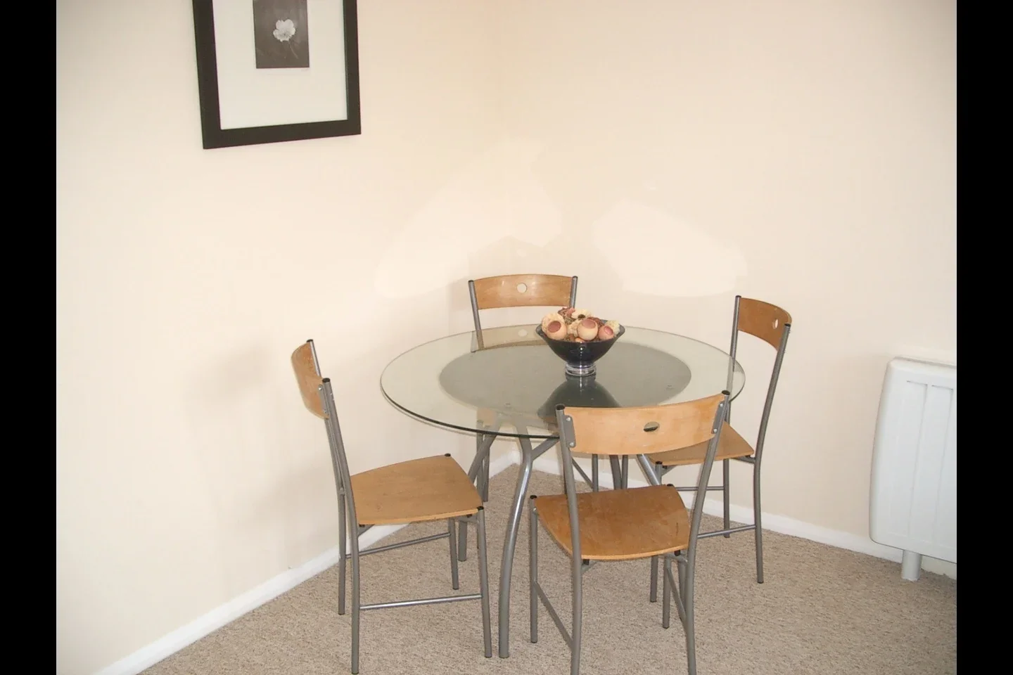 Flat Telegraph Place in Greater London