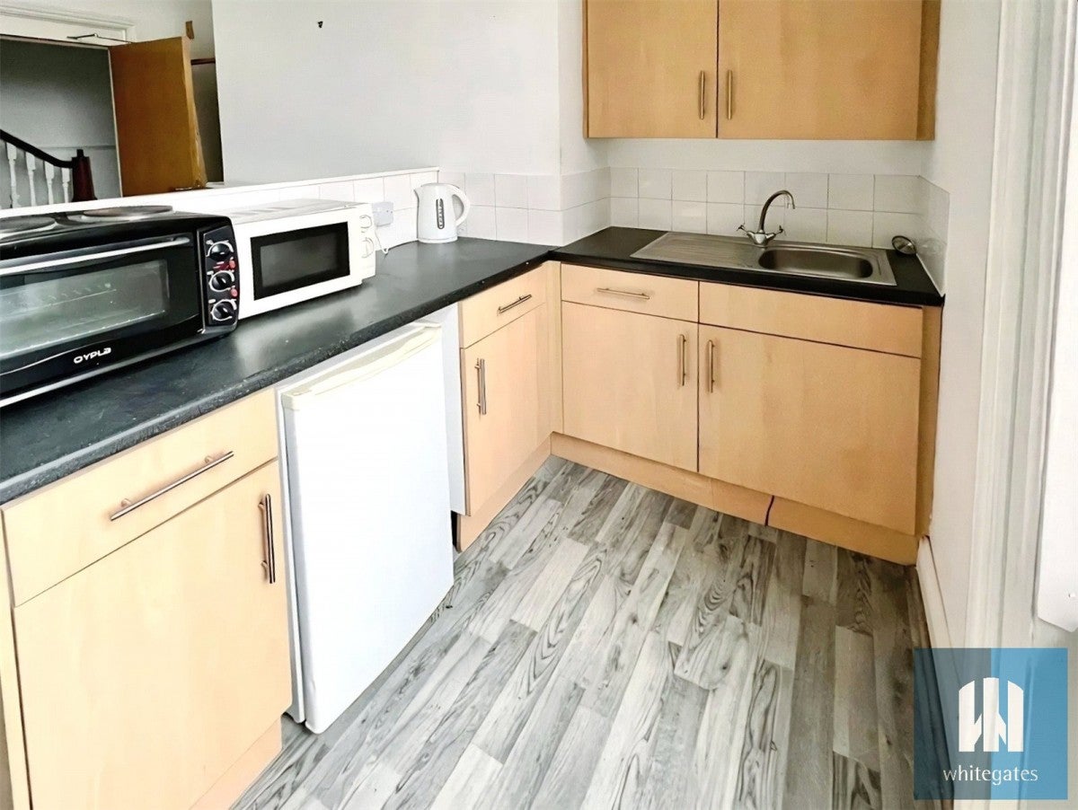 Room Woodhouse Hill in Kirklees